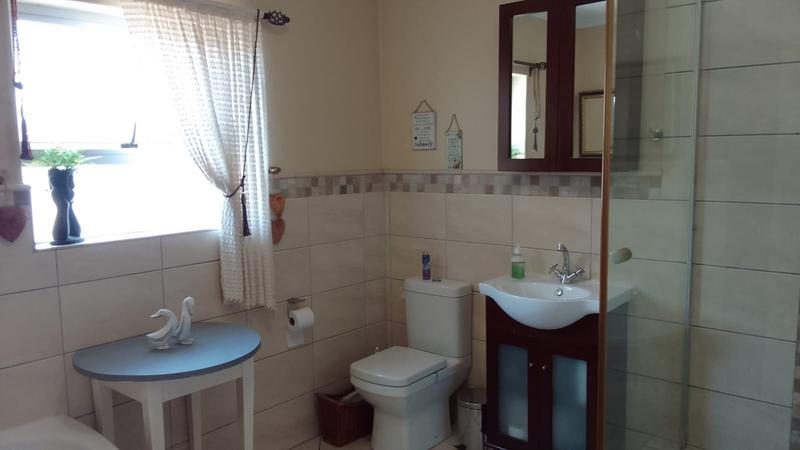 3 Bedroom Property for Sale in Oakglen Western Cape